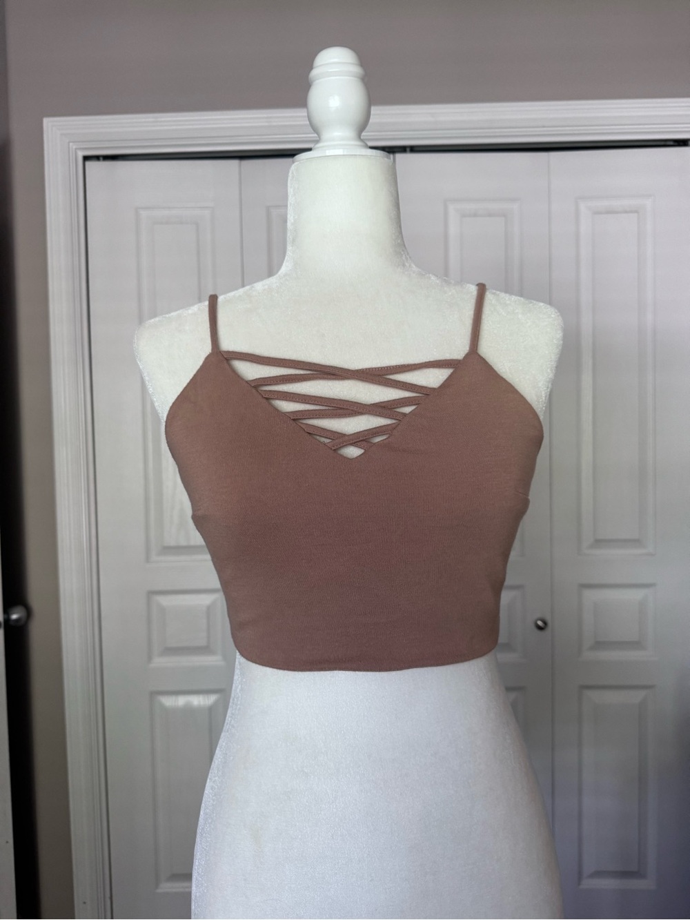 Forever 21 Caged Criss-Cross Front Crop Top size Small